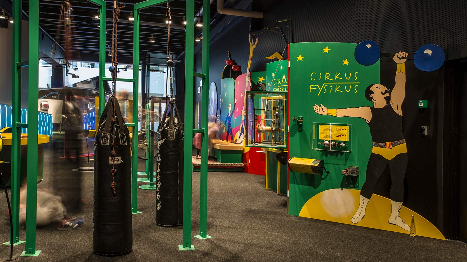 Cirkus Fysikus på Expermentarium